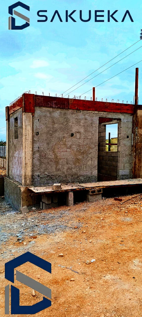 Alvenaria e estrutura em obra Sakueka